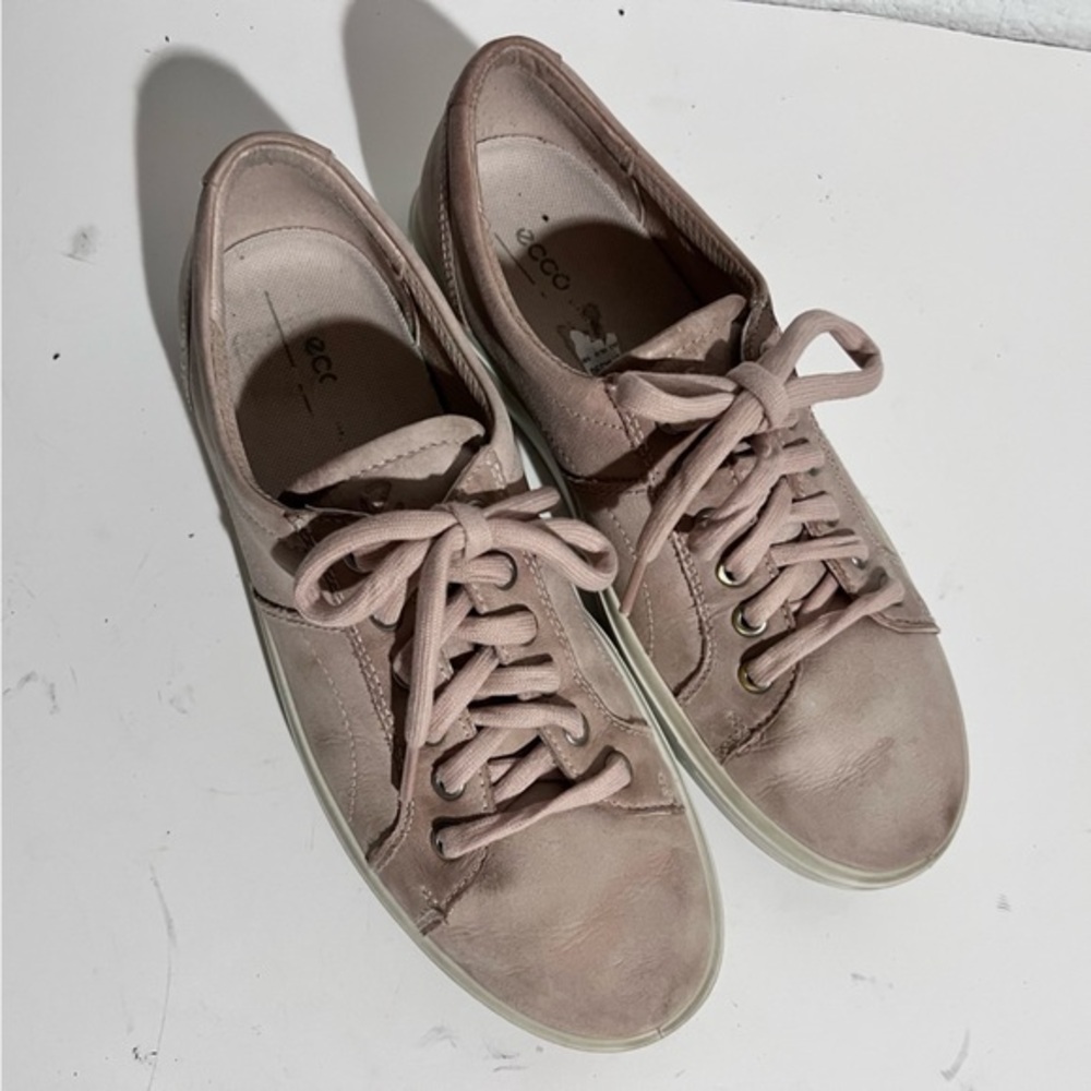 ECCO Pink Blush Nubuck Leather Low Profile Sneakers EU 39